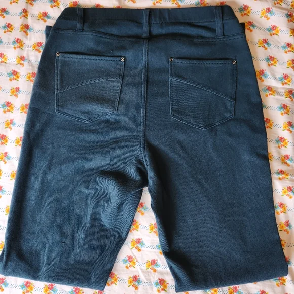 Time and Tru brand size M (8-10) green pull on pants - Picture 4 of 4